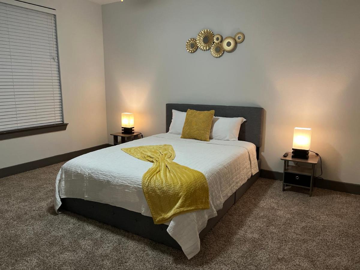 Апартаменты Comfy Abode Near Bush Airport Хьюстон Экстерьер фото